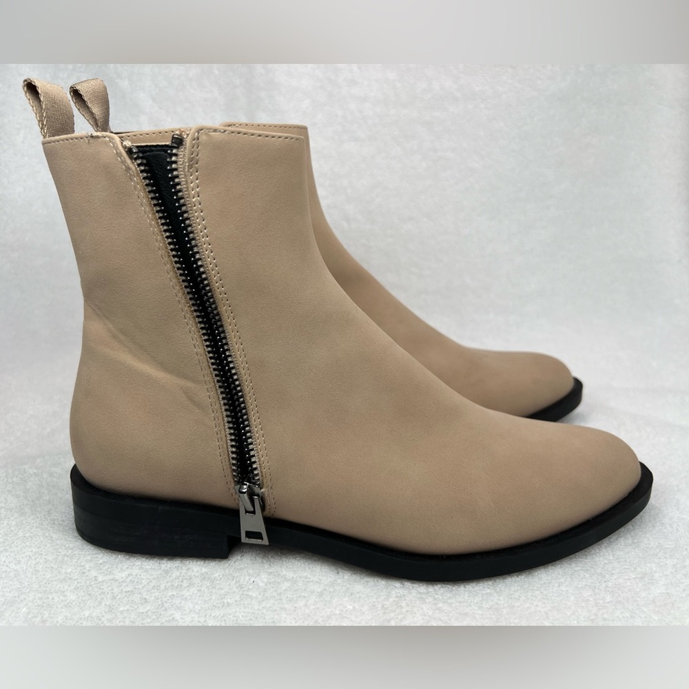 Amazon Essentials, light tan faux leather ankle boot
